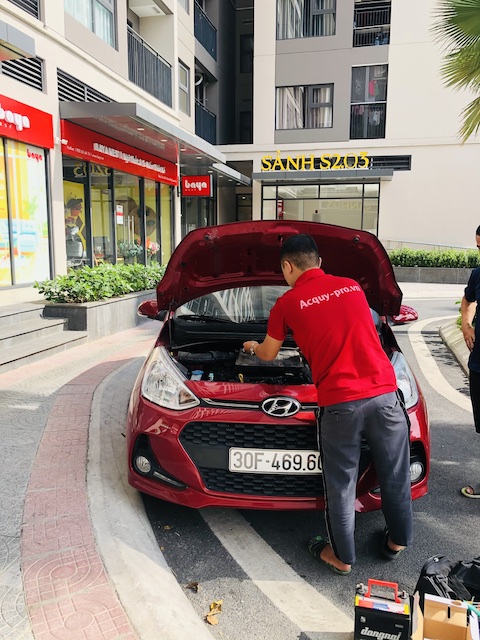 Cứu hộ ắc quy ô tô tại quận Long Biên